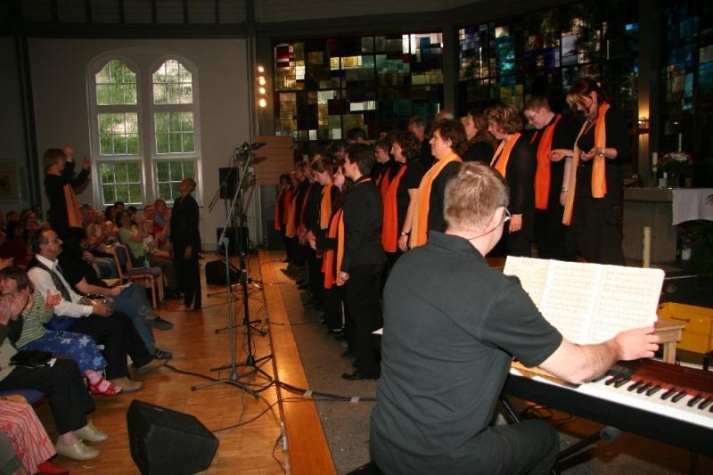 bigimg_Joyful Voices_128.JPG